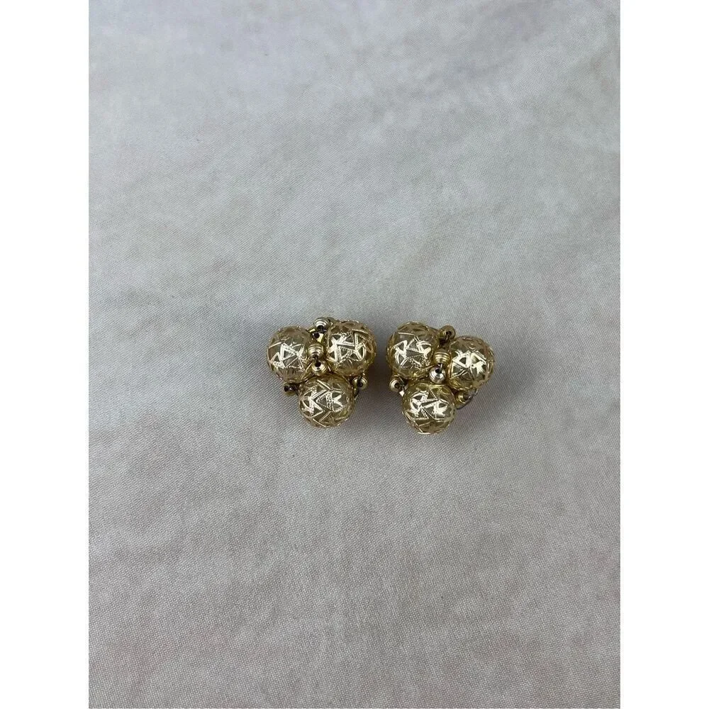 Vintage 1970s Clip On Earrings Gold Tone Made in Hong Kong
